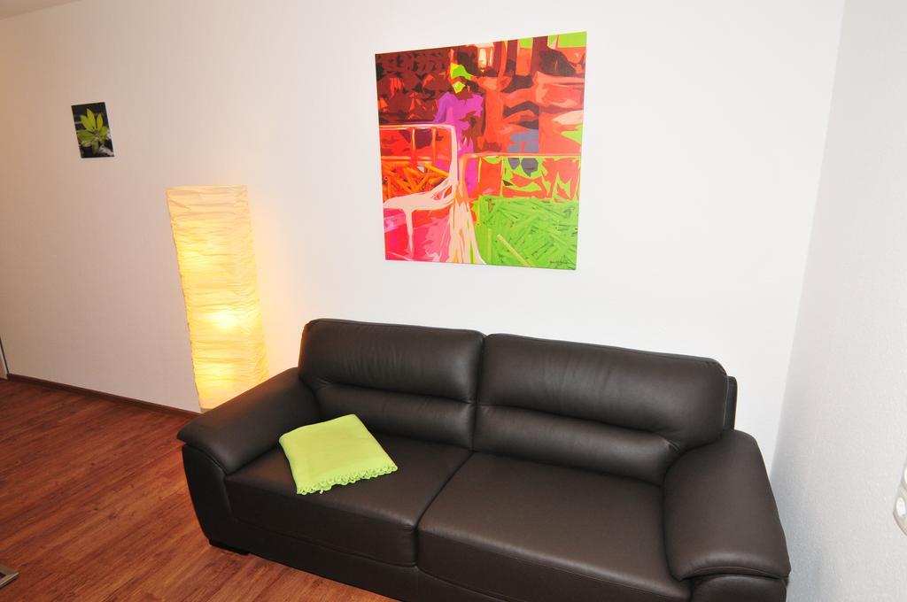 Fewo Samanta Schmider- Auch Kurzfristig Ep Karten Garantiert! Apartment Rust Room photo